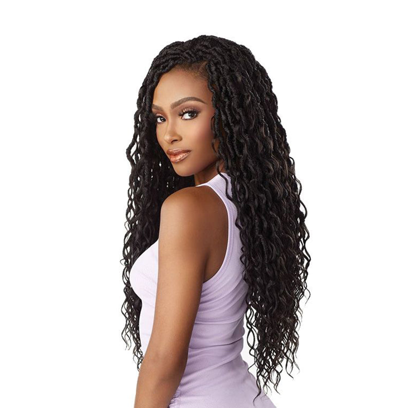 Sensationnel long black curly braid hairstyle on woman wearing a light purple sleeveless top