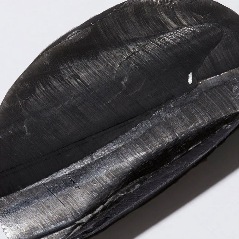 Pain nettoyant au savon noir pour peaux grasses et mixtes