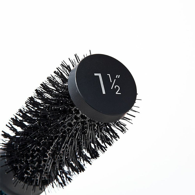 RED BEAUTY by KISS 1.5 inch black thermal round brush for blowouts with dense bristles