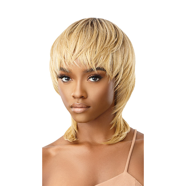 OUTRE Jovi synthetic full cap wig in honey blonde on model with layered mullet style and bangs